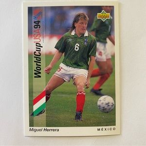 RARE MIGUEL HERRERA ( EL PIOJO) ROOKIE WORLD CUP CARD.  MINT!!!
